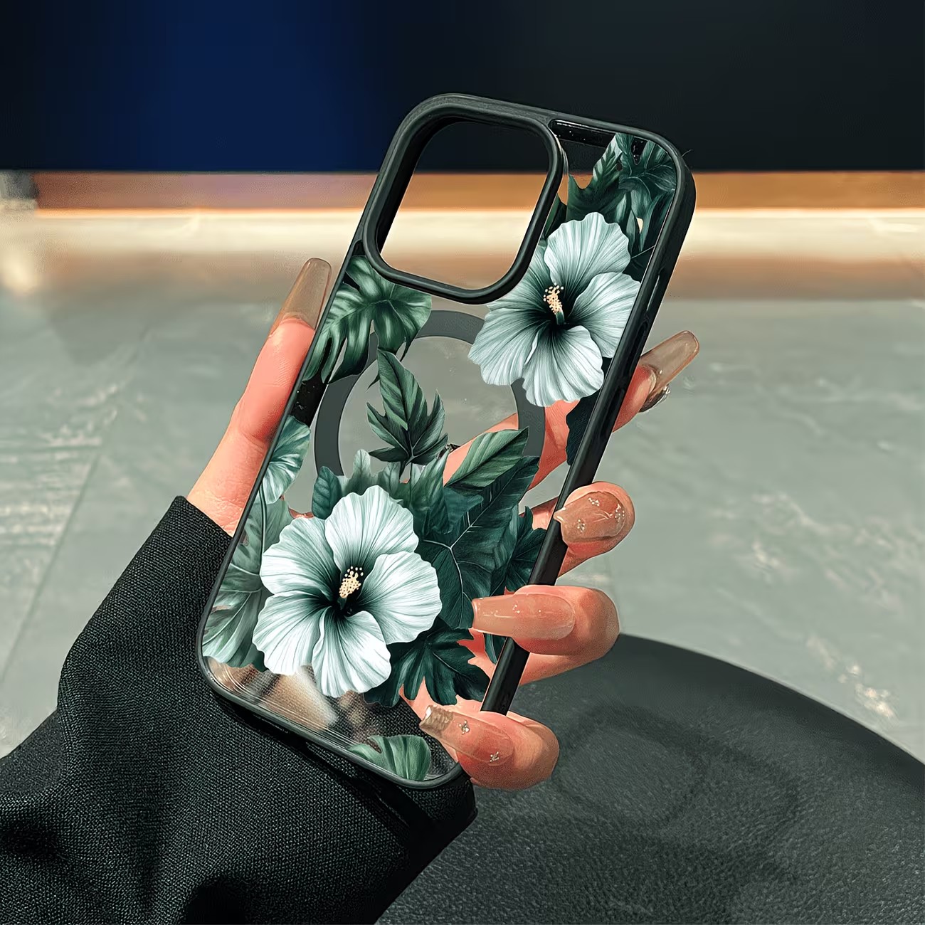 غطاء هاتف شفاف بتصميم زهور خضر - مراجعة Apple Iphone 16 وسعره